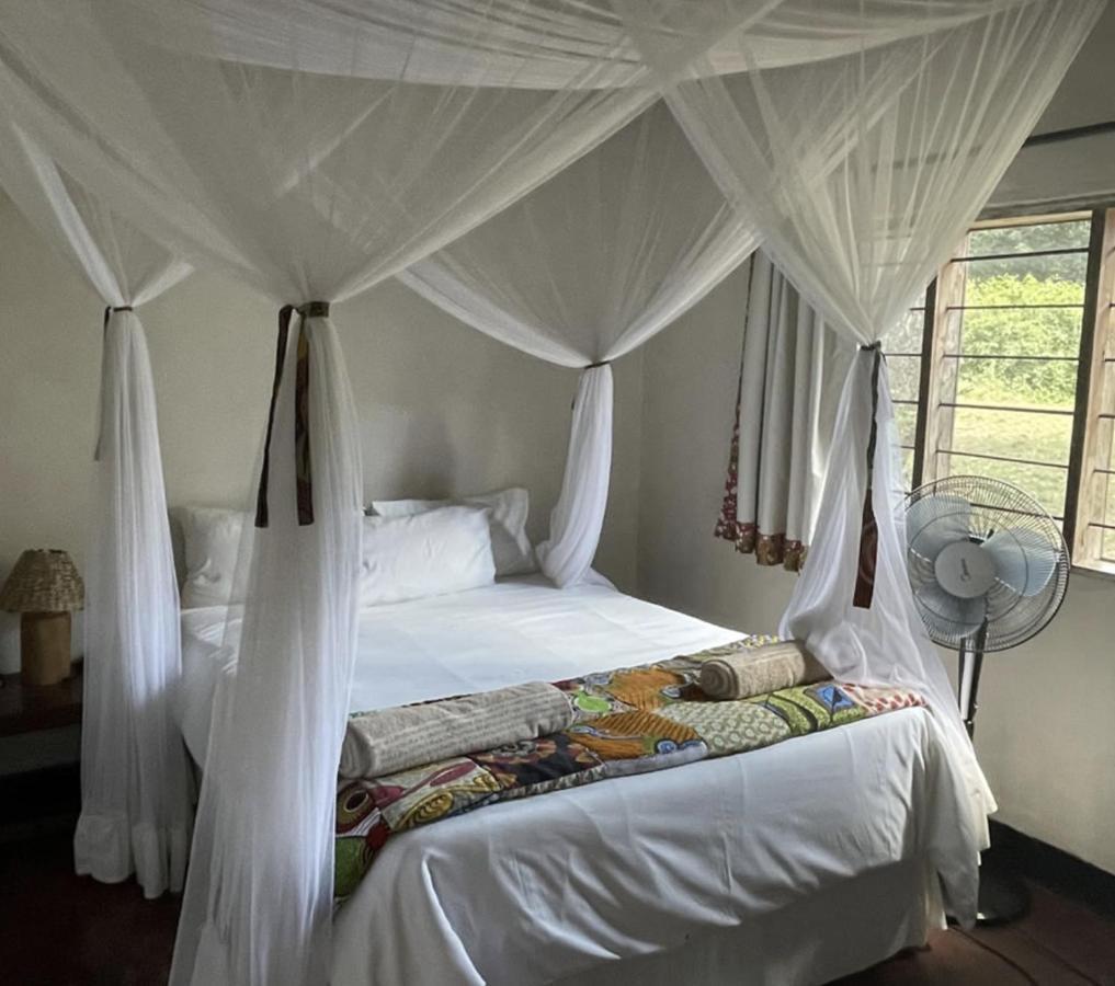 Marula Lodge Mfuwe Extérieur photo